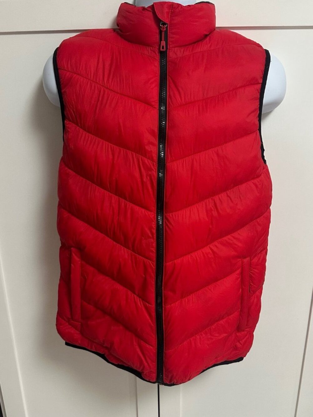 Swiss Tech Red Women's Puffer Vest Size Small Outdoors